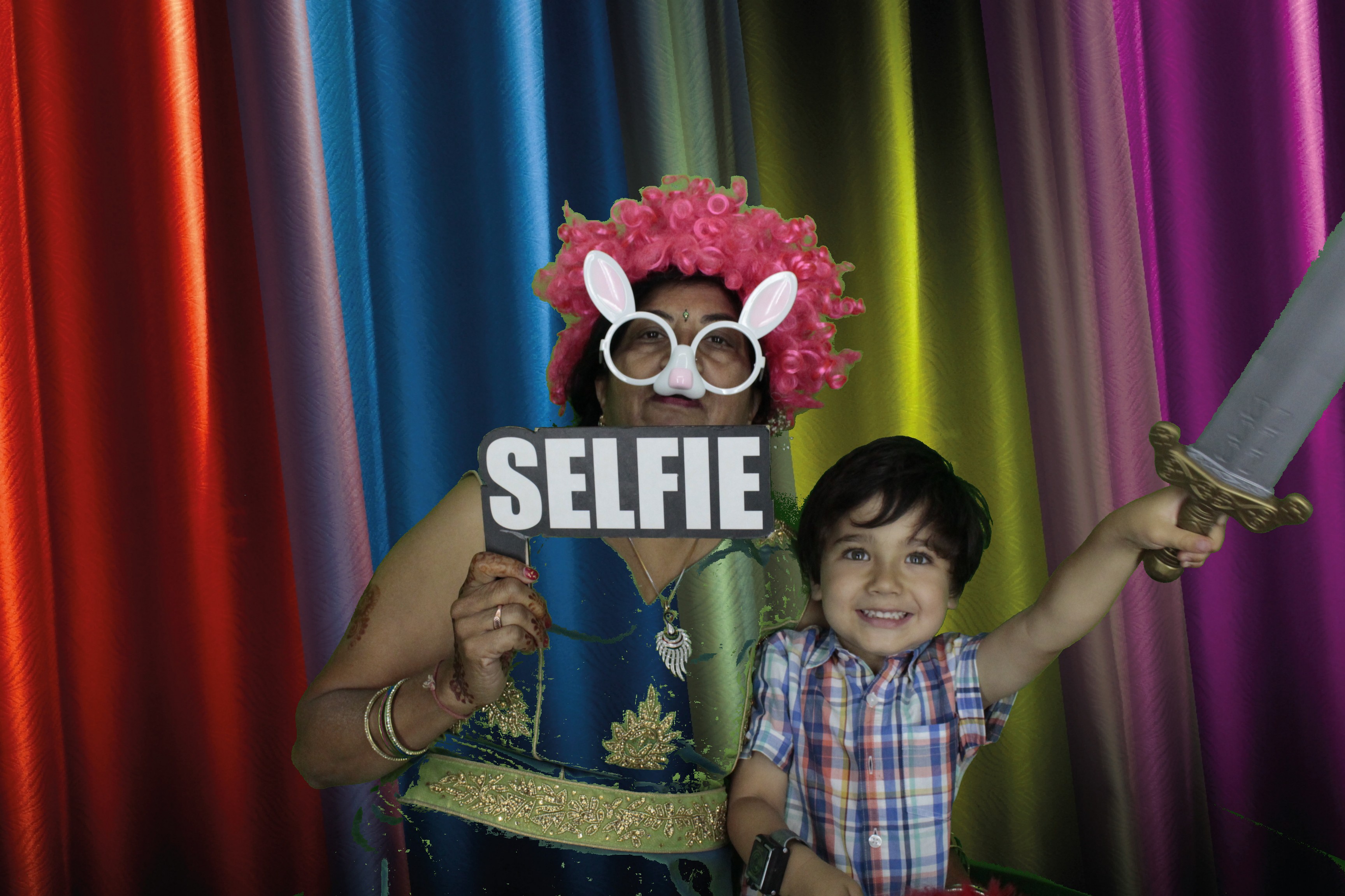 Bhavin & Yasmin’s Wedding | View more photos from the event at gallery.myphotoboothexperience.co.uk/u/MyPhotoBoothExperienceLtd/Bhavin-Yasmin’s-Wedding